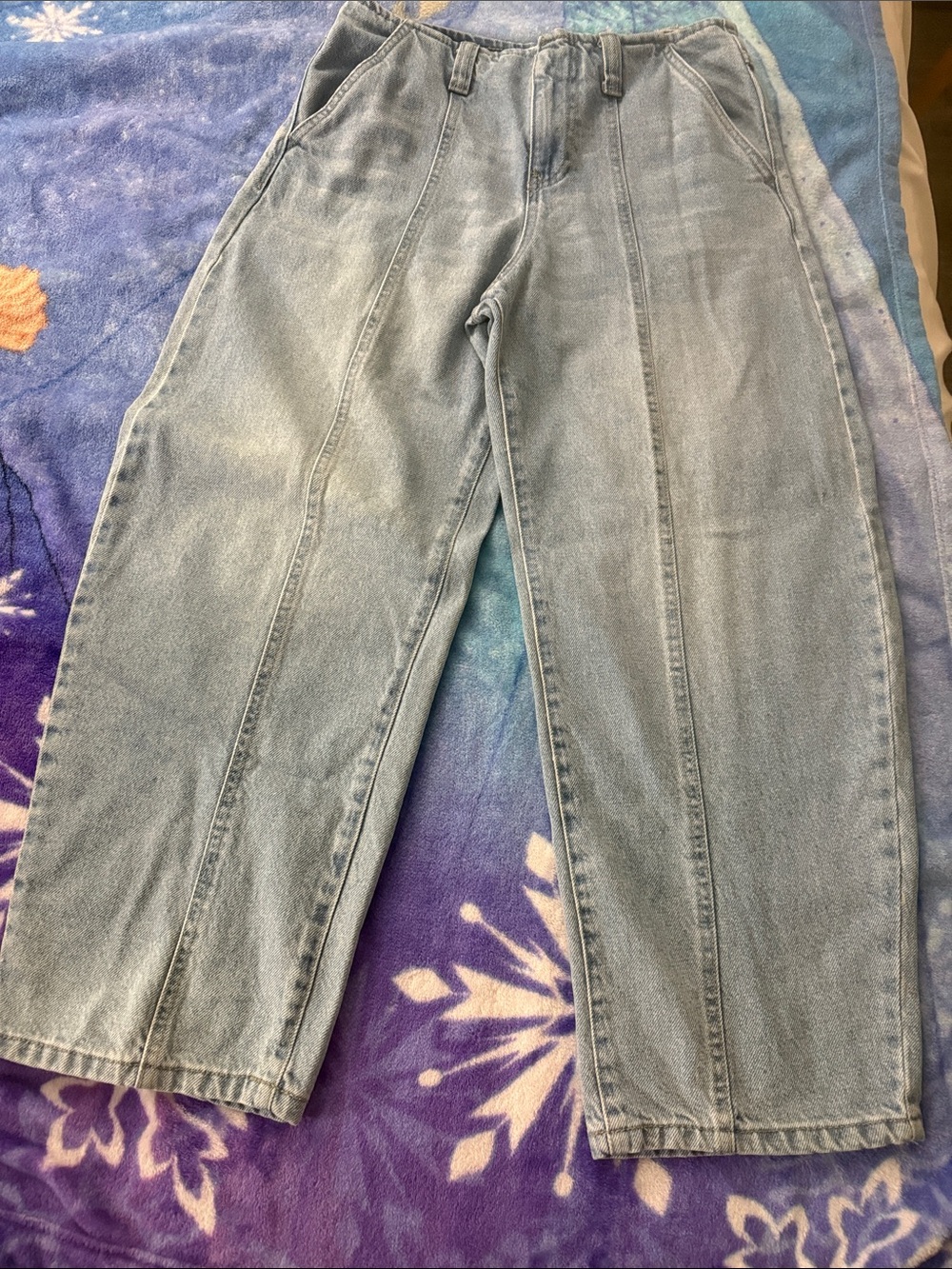 Universal Thread Light Wash Denim High-Rise Wide Leg Pants